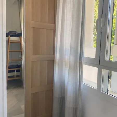 Piso En El Centro De La Carihuela 아파트