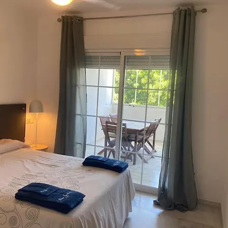 Apartamento Piso En El Centro De La Carihuela