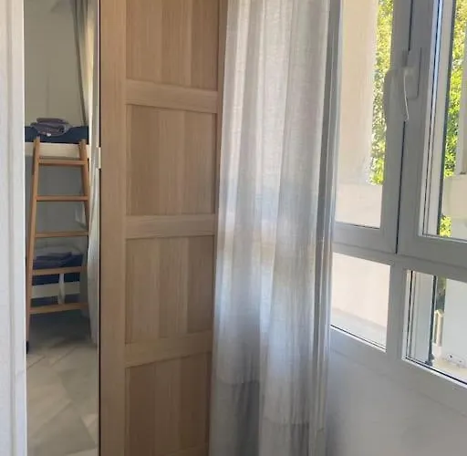 Piso En El Centro De La Carihuela Apartamento