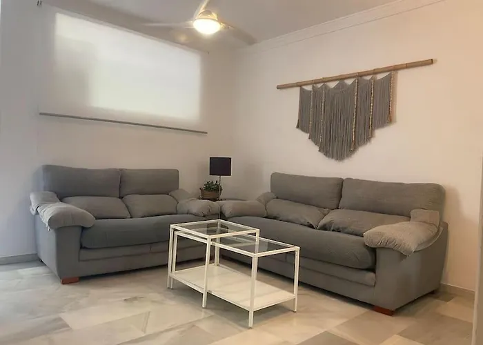 Piso En El Centro De La Carihuela Торремолинос