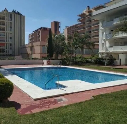 Piso En El Centro De La Carihuela Торремолинос